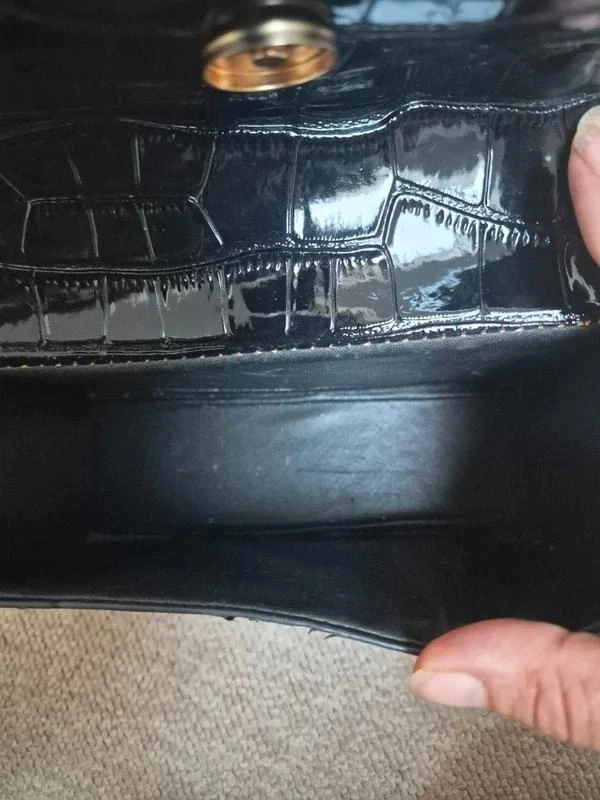 Bolso negro efecto cocodrilo barnizado estilo Y2K – photo 5